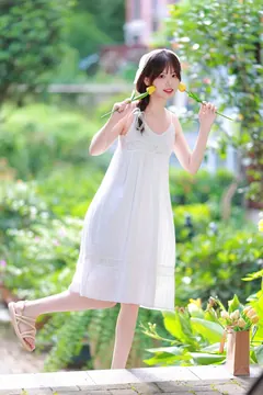 [YITUYU艺图语]2023.08.21 初夏 暮烟色CC[27+1P/382MB] - 2