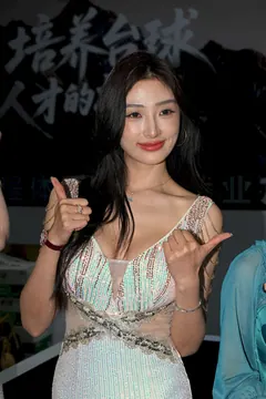 精选街拍作品 NO.7248 美胸镁足美仁珍妮[78P/169MB] - 3