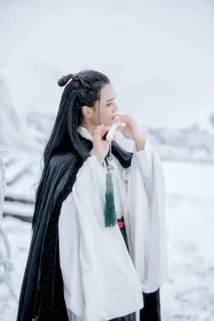[YITUYU艺图语]2023.08.23 九尾 胖胖的小鹿君-[22+1P/169MB] - 2