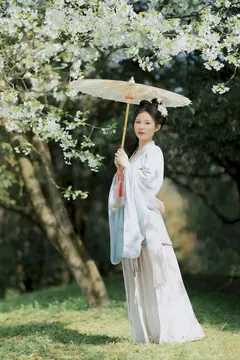 [YITUYU艺图语]2023.08.23 樱花树上的少女 折子语-阿语[39+1P/436MB]