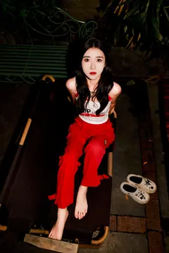 [YITUYU艺图语]2023.08.23 夜色迷离 濒临[23+1P/426MB] - 2