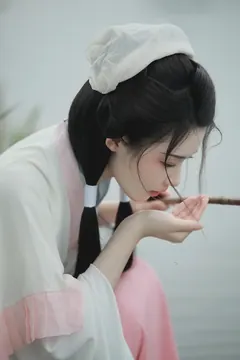 [YITUYU艺图语]2023.08.25 田园乐 喵喵家的小鱼干_[27+1P/428MB] - 2