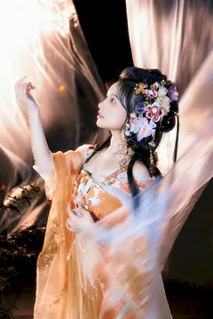 [YITUYU艺图语]2023.08.27 太阳神女 衔鹿[22+1P/495MB] - 2