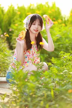 [YITUYU艺图语]2023.08.30 花丛中 暮烟色CC[56+1P/755MB]