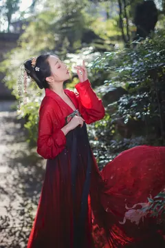 [YITUYU艺图语]2023.09.16 红豆 陈错[25+1P/324MB] - 4