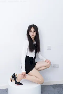 勿恋传媒 NO.2805 萌萌-高跟鞋、薄肉丝、ol至服[154P/1V/3.67GB] - 3