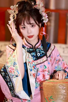 [YITUYU艺图语]2023.08.31 旧诗行 暮烟色CC[53+1P/954MB]