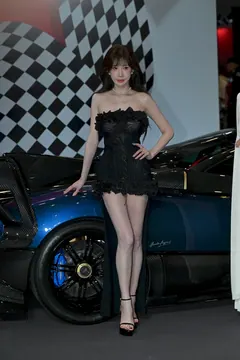精选街拍作品 NO.7330 白皙美腿win呀[132P/223MB] - 4