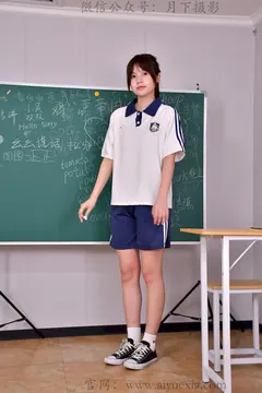 爱月下 NO.820 兔兔【教室青韶】蓝白校服伴书香，鞋袜藏满校园青涩时光[100P/1V/4.65GB] - 4
