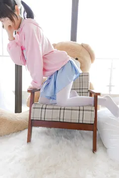 喵写真 早期作品09 白丝少女居家写真 [104P/1V/643MB] - 4
