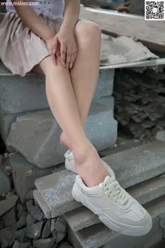 [MSLASS梦丝女神]2019.08.29 废墟的小白鞋 小除夕[53+1P/505M] - 1