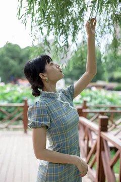 [SiHua思话] SH173 诗诗 旗袍肉丝女孩逛公园 [50P/89MB] - 4