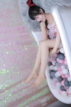 [SiHua思话] SH176 筱蝶 波波球上的美腿少女 [50P/94MB] - 2