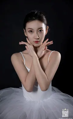 [零度摄影] NO.103 职业模特 皮皮 [43P/27M] - 2