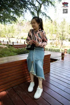 勿恋传媒 No.011 有纹身的邻家小妹,小白鞋搭配黑色船袜,清凉一夏 [187P/1.02GB] - 2