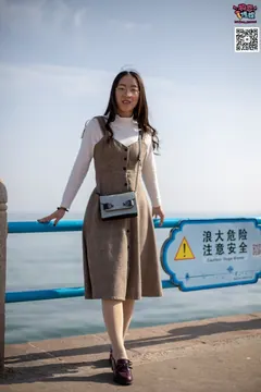 勿恋传媒 No.015 书香气质女生，肉丝搭配白棉袜 [192P/1V/1.46GB] - 3