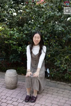 勿恋传媒 No.015 书香气质女生，肉丝搭配白棉袜 [192P/1V/1.46GB] - 4