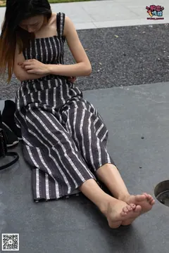 勿恋传媒 No.048 潮不潮,先看脚,潮妹驾驭袜子鞋,街拍也要不服输~可爱小棉袜 [149P/1V/1.05GB] - 3