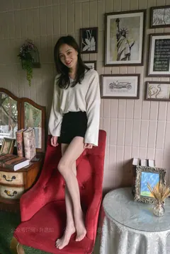 [IESS异思趣向] 耽丝 红椅上舞蹈的肉丝小六 [90P/182MB] - 3