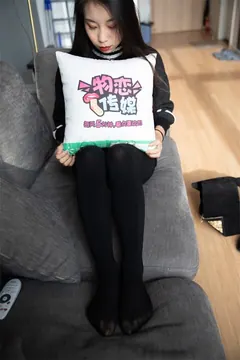 勿恋传媒 No.100 璐璐-小舒淇的冷与姓感黑丝 [99P/1V/1.23GB] - 2